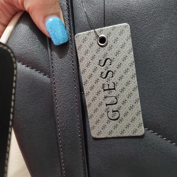 GUESS backpack - Picture 4 of 4